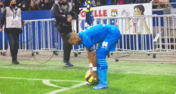 记者：450万+奖金已不足以续约伊尔迪兹；尤文对球员估价上亿