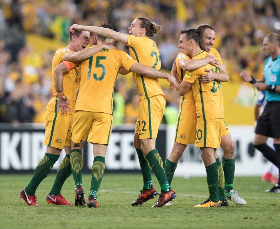 荷兰杯半场：维特破门，瓦伦特造险，费耶诺德0-1海伦芬（荷兰杯半场战报：维特建功，瓦伦特造险，费耶诺德暂0-1落后海伦芬）