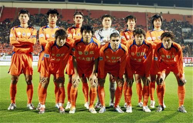 曾是首位男子体操世界冠军，退役后移居美国，如今却被美国判了刑