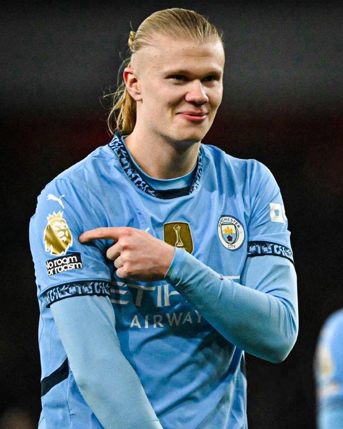 希勒：谢什科和哈兰德很像，毫不怀疑他在英超会踢得很舒服（希勒：谢什科与哈兰德风格相近，坚信他在英超将如鱼得水）