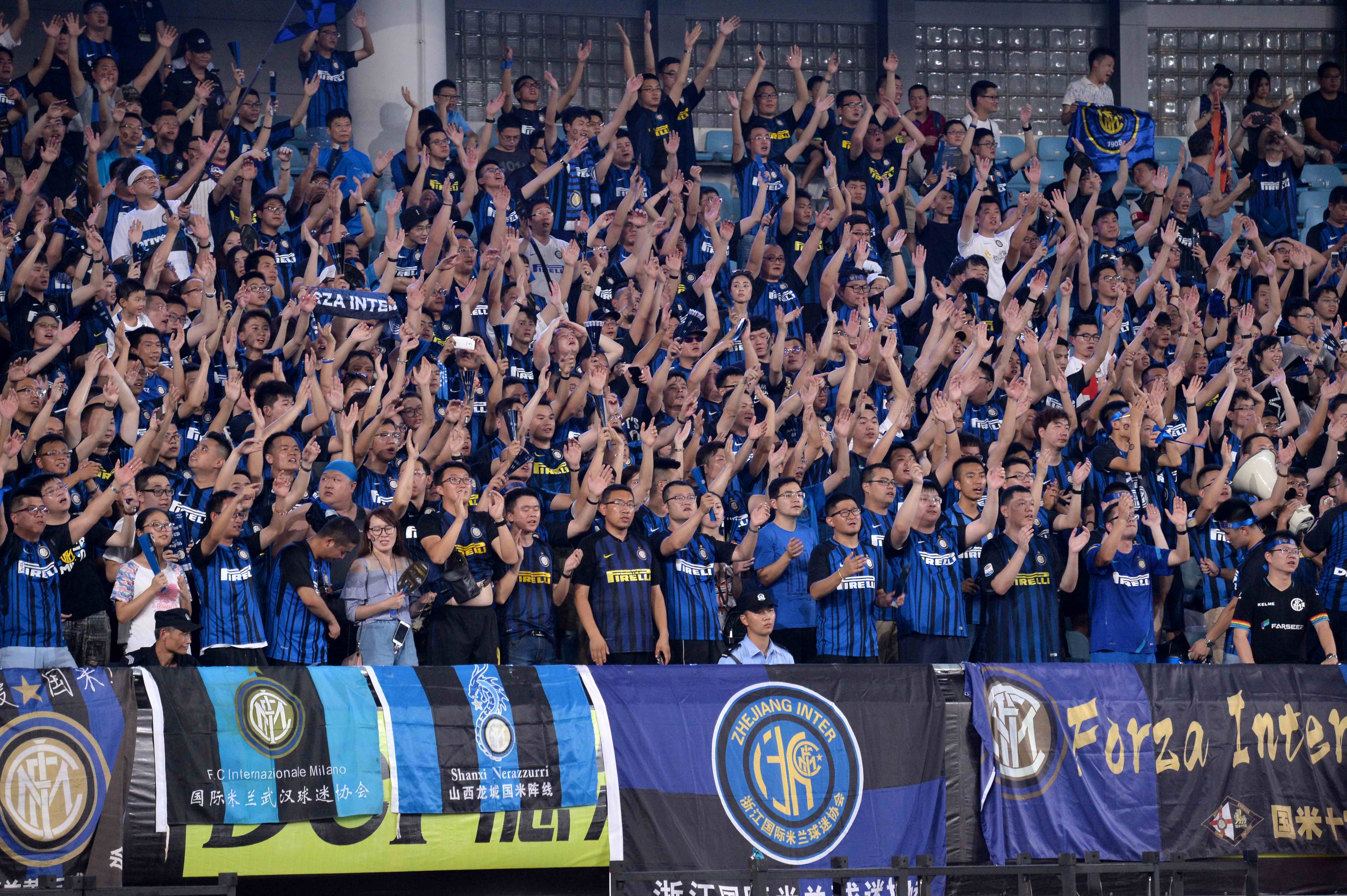 阿森纳欧冠小组／联赛阶段取得10连胜，仅次于拜仁和利物浦（阿森纳欧冠小组赛与联赛豪取10连胜，仅逊拜仁与利物浦）