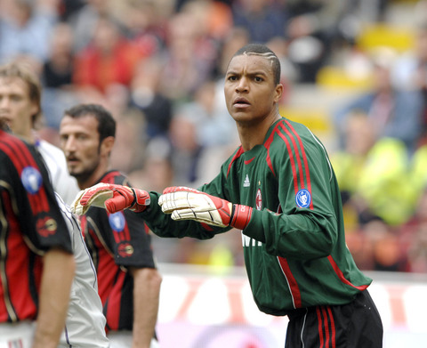 萨林杰真不行了？广东“三王炸”验货成功，朱芳雨被迫更换大外援