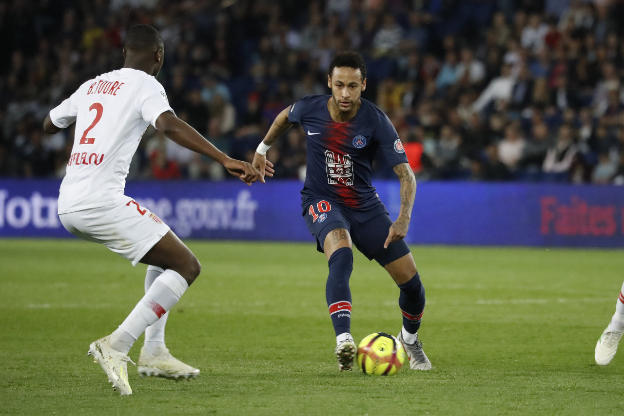 高清：英超利物浦遭绝平3-3 萨拉赫枯坐替补席