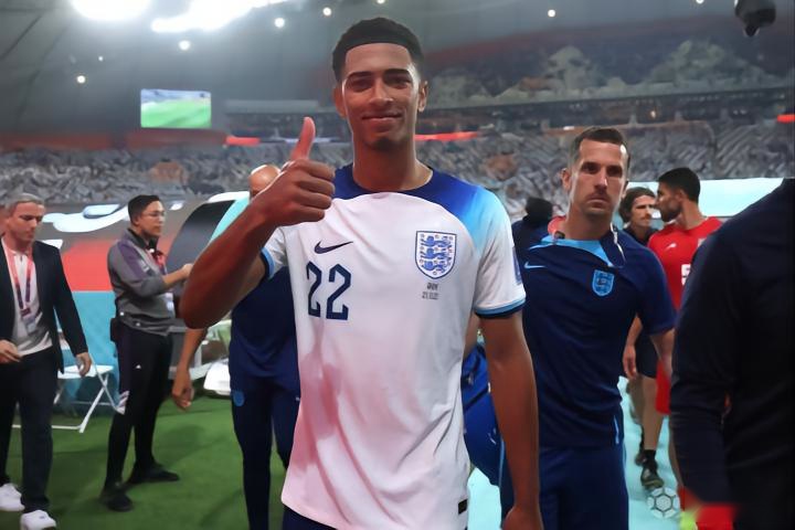 罗体：那不勒斯的劳动力成本过高，引进梅努的交易已被冻结（罗体：那不勒斯薪资负担过重，梅努转会操作已被冻结）