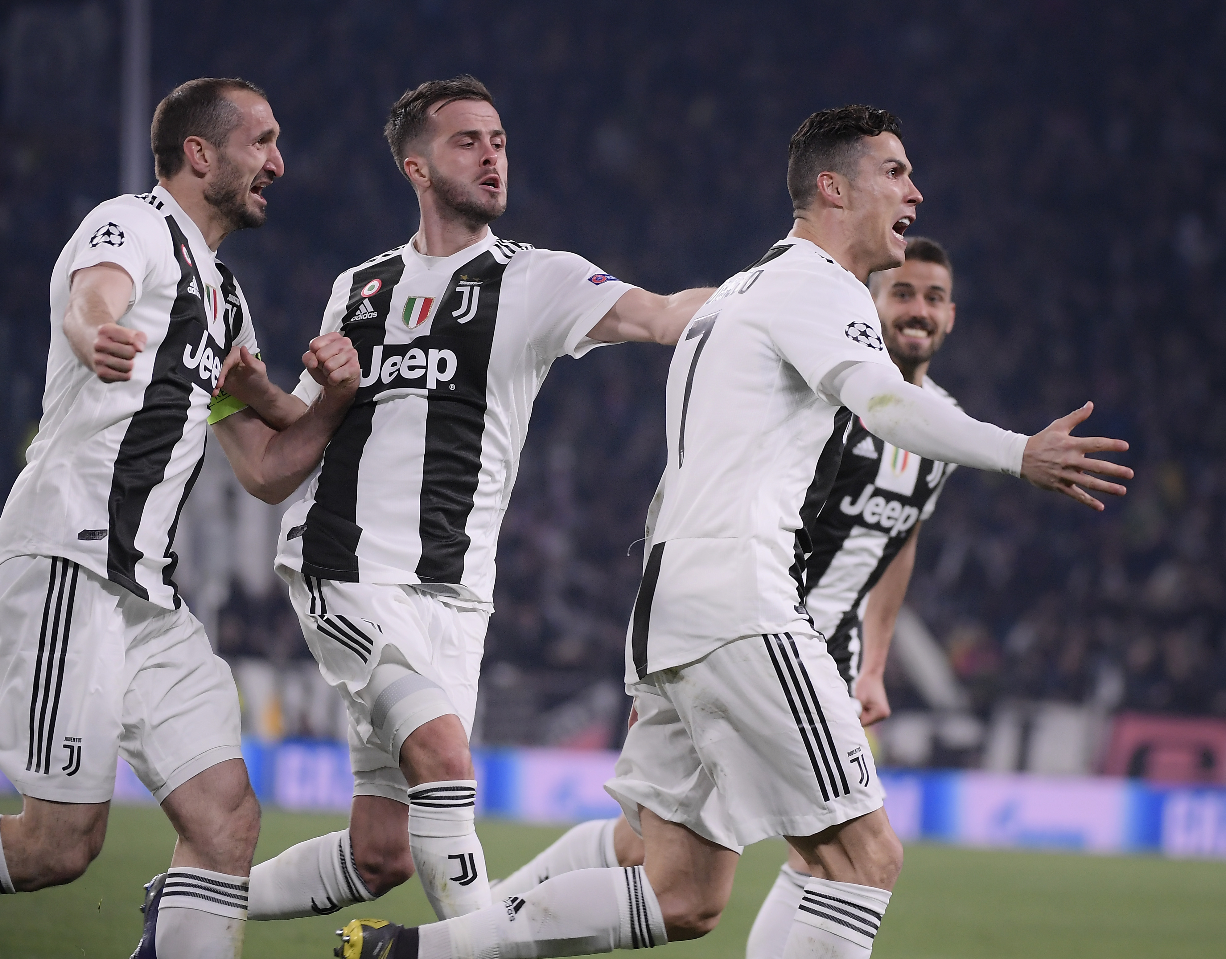 英超-曼联3-0西汉姆联：超过利物浦的机会来了｜前瞻