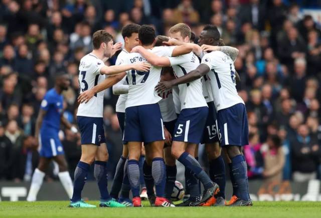 完成大四喜，姆巴佩当选欧冠官方本周最佳球员（姆巴佩轰四球，荣膺欧冠官方周最佳）